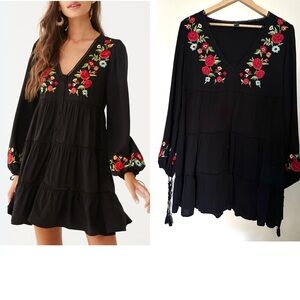 Forever 21 Mini Dress Women Embroidered Floral Accents Black Sz Large V-Neck